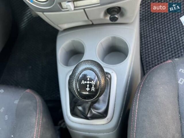 Серый Мазда 2, объемом двигателя 1.39 л и пробегом 120 тыс. км за 2999 $, фото 9 на Automoto.ua