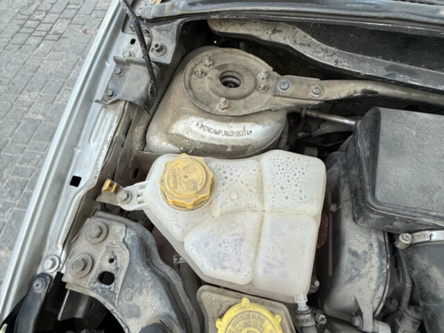 Сірий Мазда 2, об'ємом двигуна 1.39 л та пробігом 126 тис. км за 4700 $, фото 26 на Automoto.ua