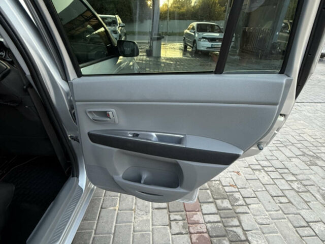 Сірий Мазда 2, об'ємом двигуна 1.39 л та пробігом 126 тис. км за 4700 $, фото 21 на Automoto.ua