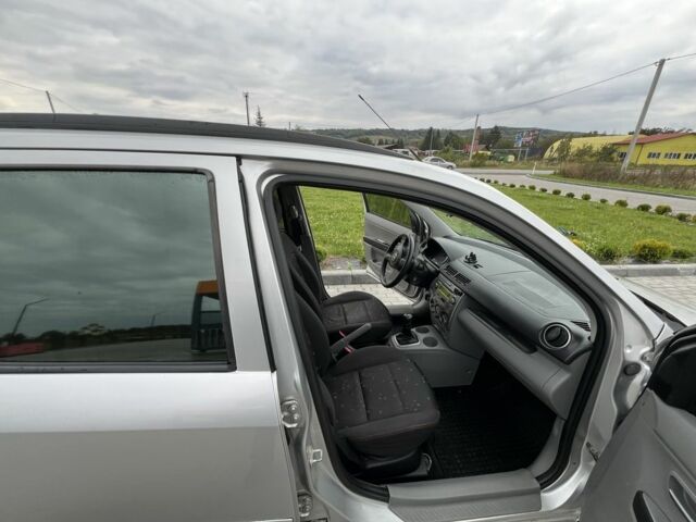 Серый Мазда 2, объемом двигателя 1.4 л и пробегом 322 тыс. км за 3700 $, фото 2 на Automoto.ua