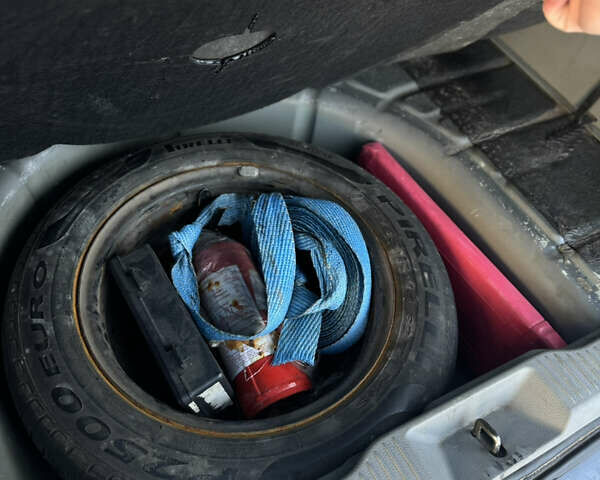 Серый Мазда 2, объемом двигателя 1.4 л и пробегом 254 тыс. км за 3550 $, фото 14 на Automoto.ua