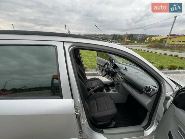 Серый Мазда 2, объемом двигателя 1.4 л и пробегом 322 тыс. км за 3700 $, фото 1 на Automoto.ua