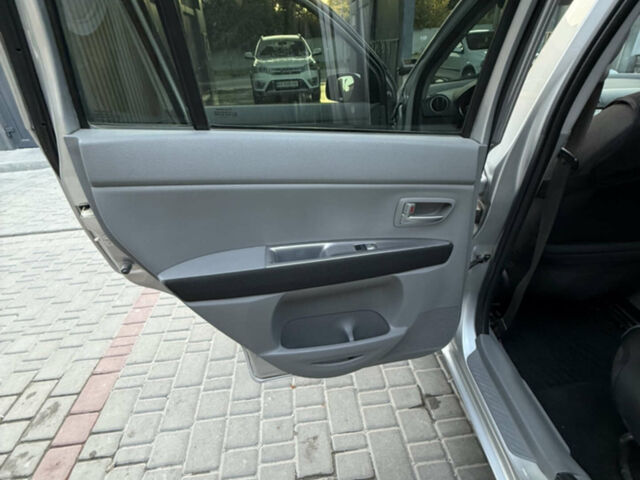 Сірий Мазда 2, об'ємом двигуна 1.39 л та пробігом 126 тис. км за 4700 $, фото 22 на Automoto.ua