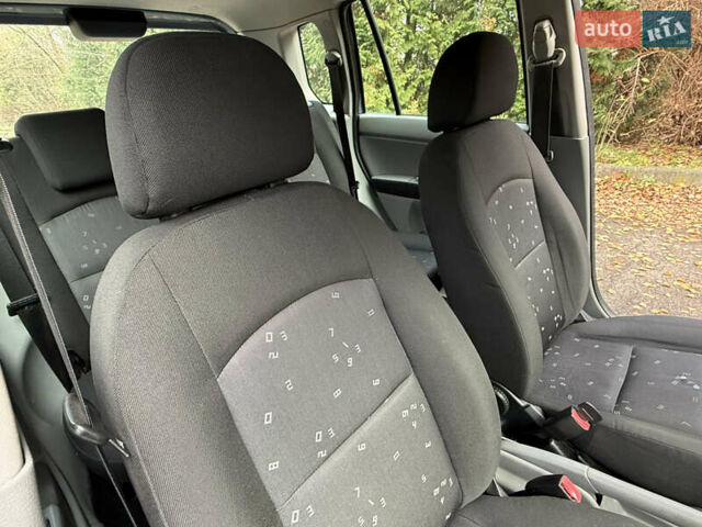 Серый Мазда 2, объемом двигателя 1.4 л и пробегом 247 тыс. км за 3350 $, фото 22 на Automoto.ua