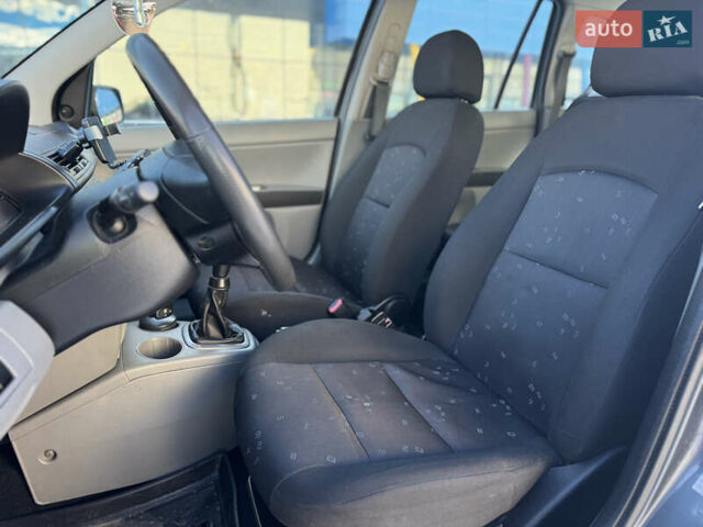 Сірий Мазда 2, об'ємом двигуна 1.4 л та пробігом 254 тис. км за 3500 $, фото 6 на Automoto.ua