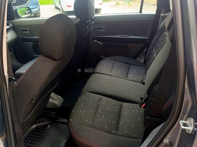 Сірий Мазда 2, об'ємом двигуна 1.4 л та пробігом 329 тис. км за 2700 $, фото 10 на Automoto.ua