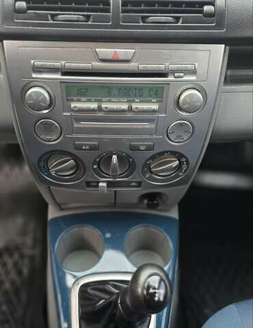 Сірий Мазда 2, об'ємом двигуна 1.4 л та пробігом 226 тис. км за 3950 $, фото 28 на Automoto.ua