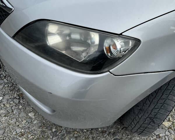 Серый Мазда 2, объемом двигателя 1.4 л и пробегом 204 тыс. км за 4000 $, фото 7 на Automoto.ua