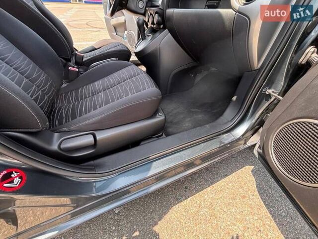 Серый Мазда 2, объемом двигателя 1.5 л и пробегом 195 тыс. км за 7000 $, фото 4 на Automoto.ua