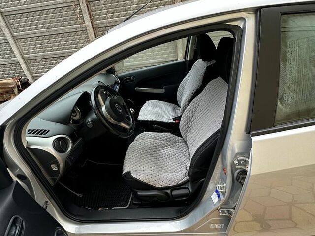 Серый Мазда 2, объемом двигателя 13 л и пробегом 147 тыс. км за 5200 $, фото 2 на Automoto.ua