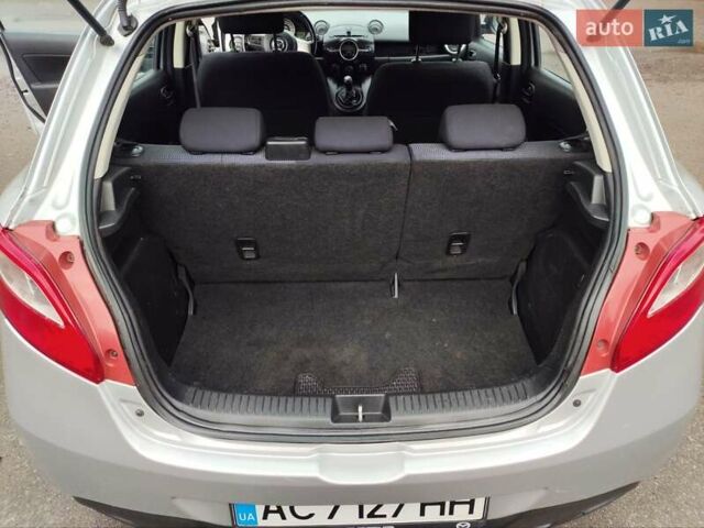 Сірий Мазда 2, об'ємом двигуна 1.4 л та пробігом 230 тис. км за 4800 $, фото 15 на Automoto.ua