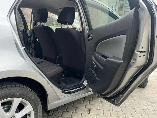 Серый Мазда 2, объемом двигателя 1.4 л и пробегом 249 тыс. км за 4700 $, фото 15 на Automoto.ua