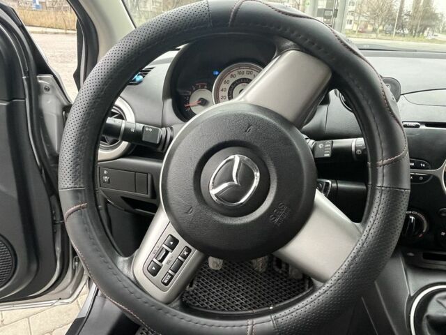 Серый Мазда 2, объемом двигателя 1.4 л и пробегом 249 тыс. км за 4700 $, фото 20 на Automoto.ua