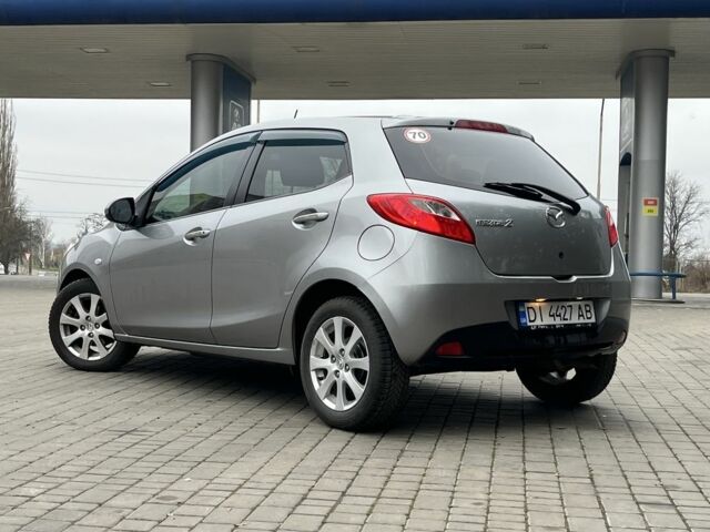 Серый Мазда 2, объемом двигателя 1.4 л и пробегом 249 тыс. км за 4700 $, фото 3 на Automoto.ua