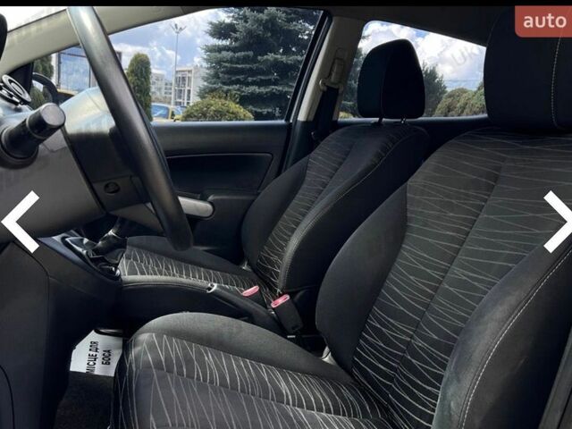 Сірий Мазда 2, об'ємом двигуна 1.5 л та пробігом 179 тис. км за 4200 $, фото 2 на Automoto.ua