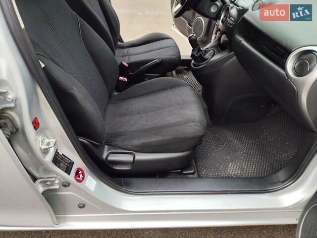 Сірий Мазда 2, об'ємом двигуна 1.4 л та пробігом 230 тис. км за 4800 $, фото 18 на Automoto.ua