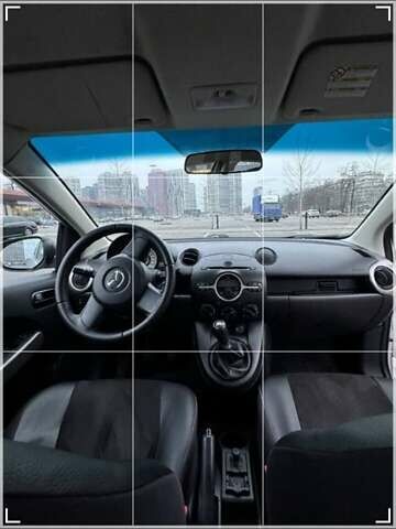 Сірий Мазда 2, об'ємом двигуна 1.4 л та пробігом 240 тис. км за 4200 $, фото 8 на Automoto.ua