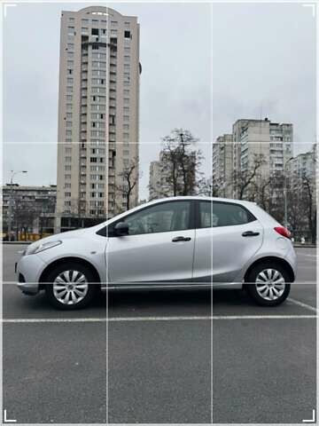 Сірий Мазда 2, об'ємом двигуна 1.4 л та пробігом 240 тис. км за 4200 $, фото 4 на Automoto.ua