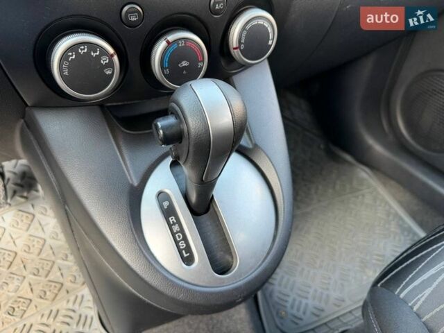 Серый Мазда 2, объемом двигателя 1.5 л и пробегом 159 тыс. км за 6800 $, фото 20 на Automoto.ua