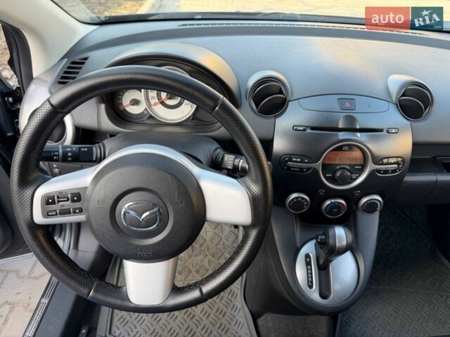 Серый Мазда 2, объемом двигателя 1.5 л и пробегом 159 тыс. км за 6800 $, фото 18 на Automoto.ua