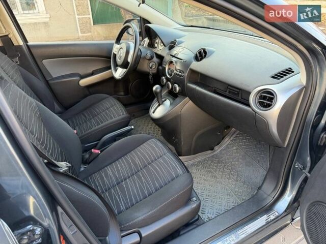 Серый Мазда 2, объемом двигателя 1.5 л и пробегом 159 тыс. км за 6800 $, фото 24 на Automoto.ua