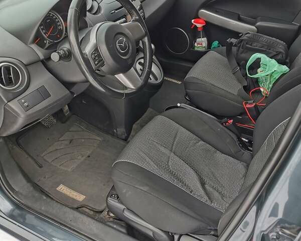 Серый Мазда 2, объемом двигателя 1.5 л и пробегом 178 тыс. км за 6050 $, фото 6 на Automoto.ua