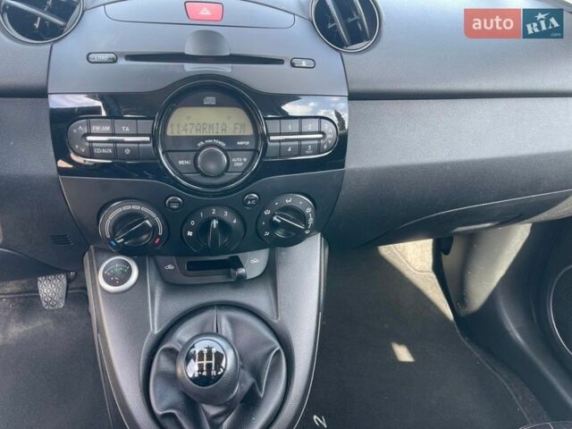 Серый Мазда 2, объемом двигателя 1.3 л и пробегом 194 тыс. км за 6850 $, фото 14 на Automoto.ua