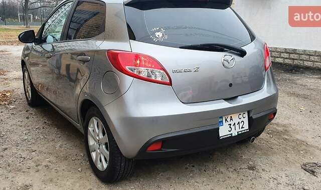 Сірий Мазда 2, об'ємом двигуна 1.5 л та пробігом 233 тис. км за 7999 $, фото 10 на Automoto.ua