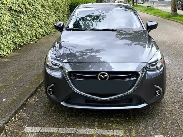 Серый Мазда 2, объемом двигателя 1.5 л и пробегом 44 тыс. км за 6000 $, фото 1 на Automoto.ua