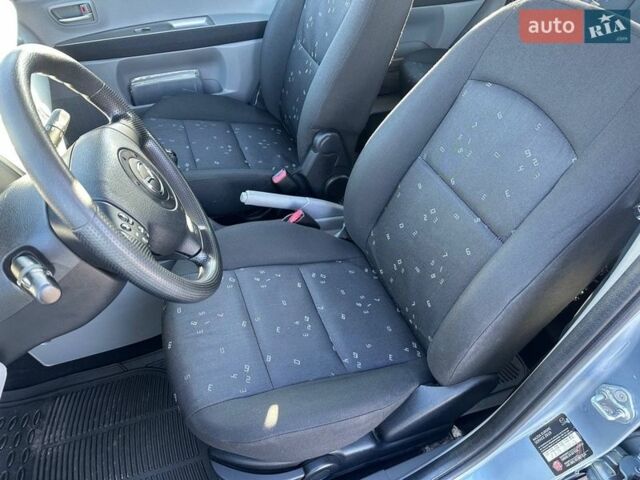 Синий Мазда 2, объемом двигателя 1.4 л и пробегом 90 тыс. км за 4200 $, фото 14 на Automoto.ua