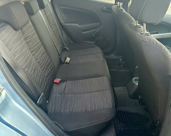 Синий Мазда 2, объемом двигателя 1.3 л и пробегом 182 тыс. км за 4500 $, фото 12 на Automoto.ua