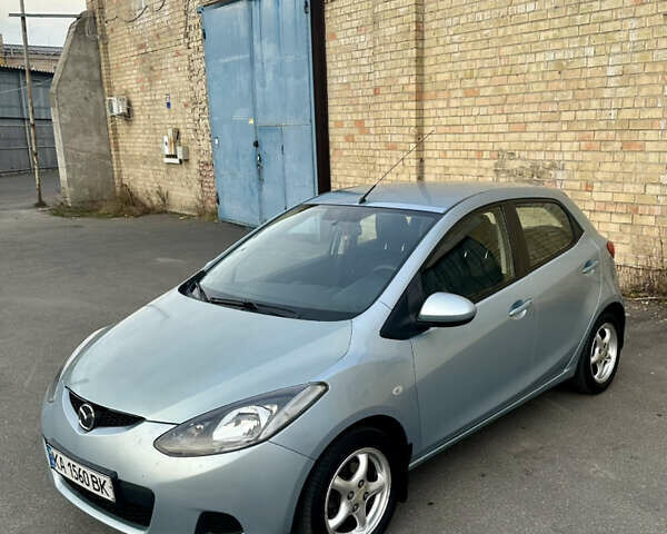 Синий Мазда 2, объемом двигателя 1.3 л и пробегом 182 тыс. км за 4500 $, фото 1 на Automoto.ua