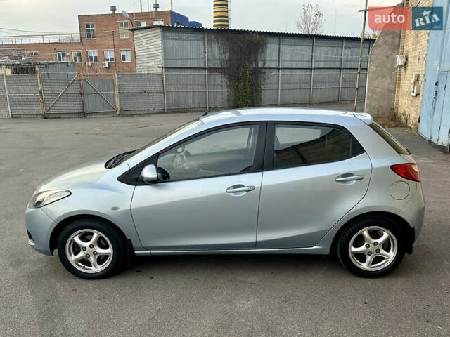 Синий Мазда 2, объемом двигателя 1.3 л и пробегом 182 тыс. км за 4500 $, фото 4 на Automoto.ua