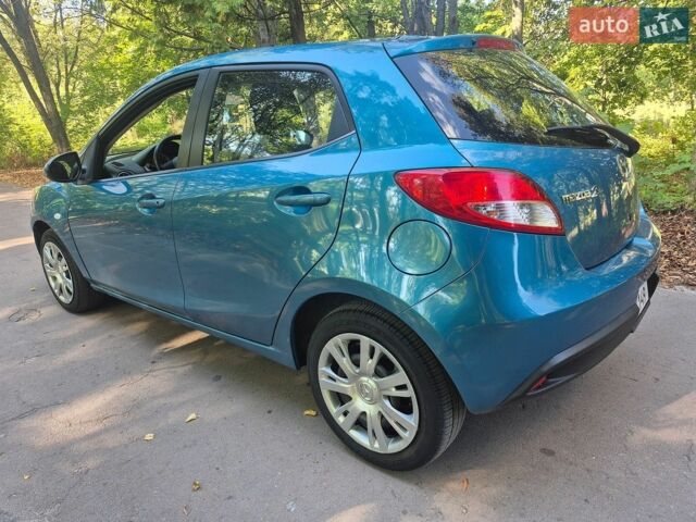 Синий Мазда 2, объемом двигателя 1.5 л и пробегом 82 тыс. км за 7500 $, фото 6 на Automoto.ua