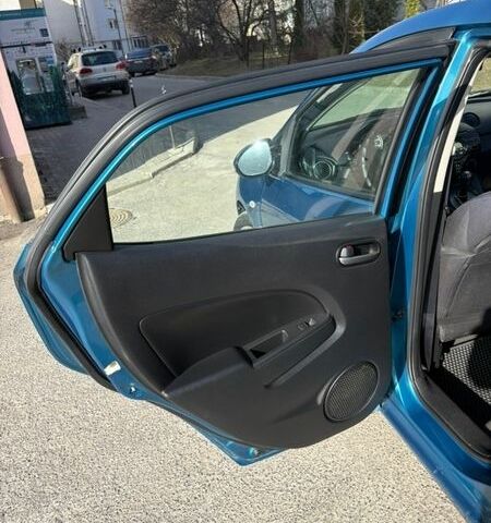 Синий Мазда 2, объемом двигателя 1.5 л и пробегом 80 тыс. км за 7500 $, фото 17 на Automoto.ua