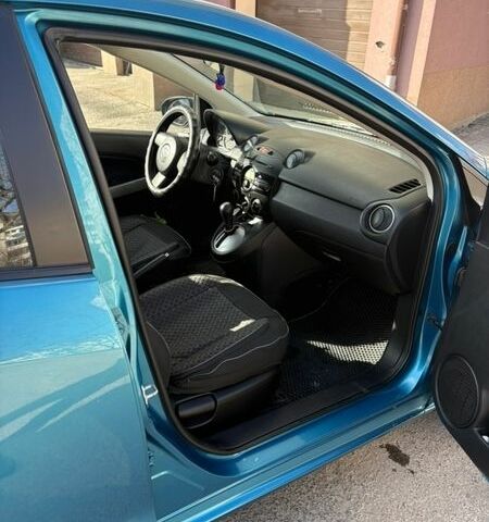 Синий Мазда 2, объемом двигателя 1.5 л и пробегом 80 тыс. км за 7500 $, фото 23 на Automoto.ua