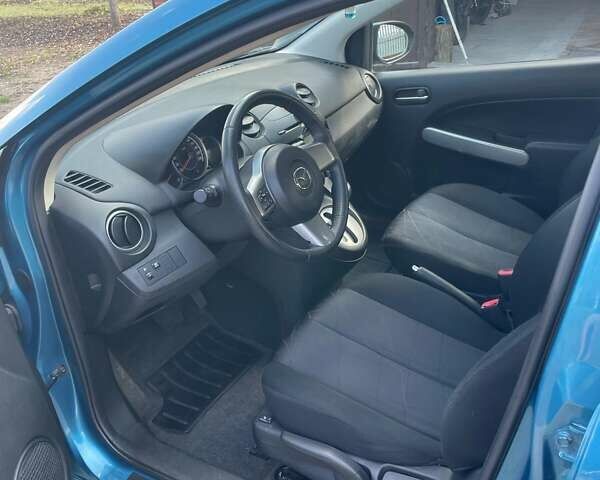 Синий Мазда 2, объемом двигателя 1.35 л и пробегом 165 тыс. км за 8700 $, фото 6 на Automoto.ua