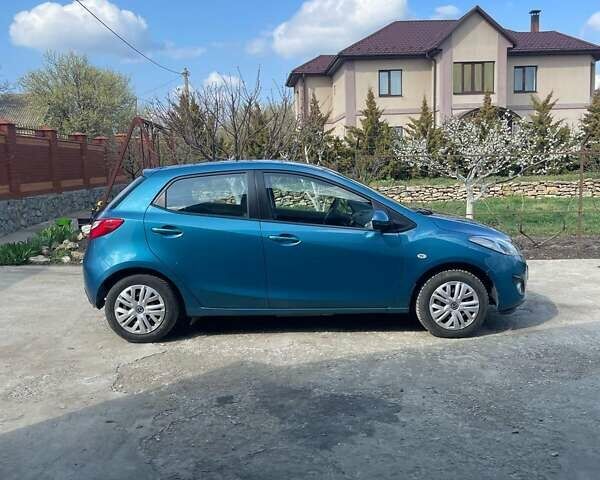 Синий Мазда 2, объемом двигателя 1.35 л и пробегом 165 тыс. км за 8700 $, фото 4 на Automoto.ua