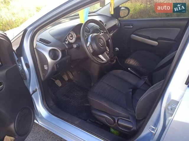 Синий Мазда 2, объемом двигателя 0 л и пробегом 200 тыс. км за 5100 $, фото 4 на Automoto.ua