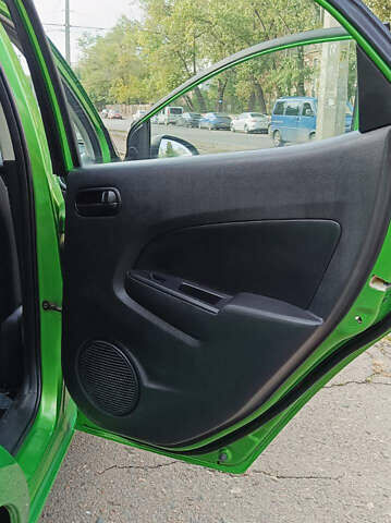 Зеленый Мазда 2, объемом двигателя 1.4 л и пробегом 157 тыс. км за 4590 $, фото 28 на Automoto.ua