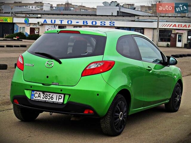 Зелений Мазда 2, об'ємом двигуна 1.4 л та пробігом 169 тис. км за 3700 $, фото 2 на Automoto.ua