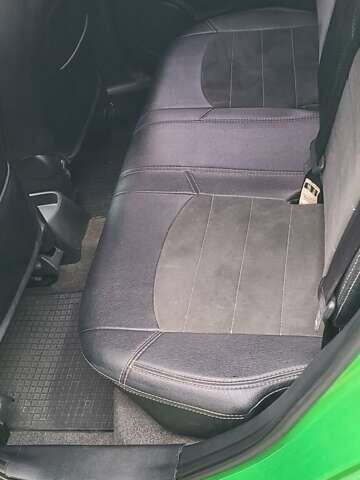 Зелений Мазда 2, об'ємом двигуна 1.5 л та пробігом 69 тис. км за 6300 $, фото 6 на Automoto.ua