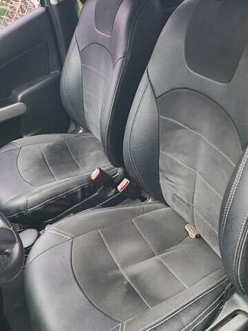 Зелений Мазда 2, об'ємом двигуна 1.5 л та пробігом 69 тис. км за 6300 $, фото 2 на Automoto.ua