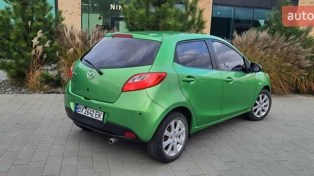 Зелений Мазда 2, об'ємом двигуна 1.5 л та пробігом 69 тис. км за 6300 $, фото 13 на Automoto.ua