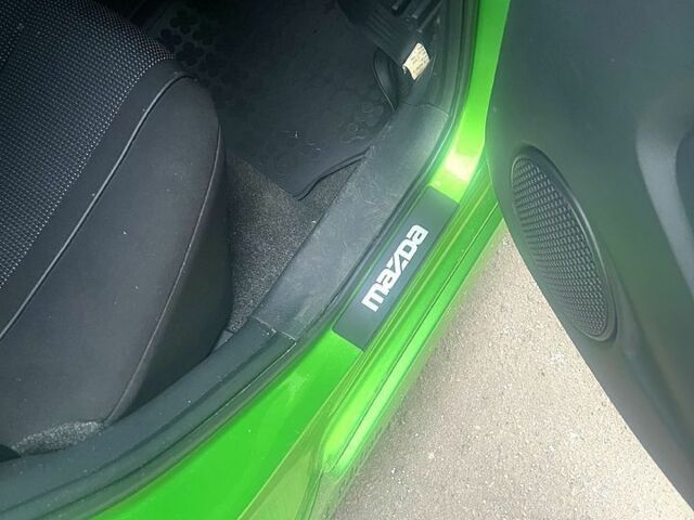 Зеленый Мазда 2, объемом двигателя 1.6 л и пробегом 169 тыс. км за 1900 $, фото 7 на Automoto.ua