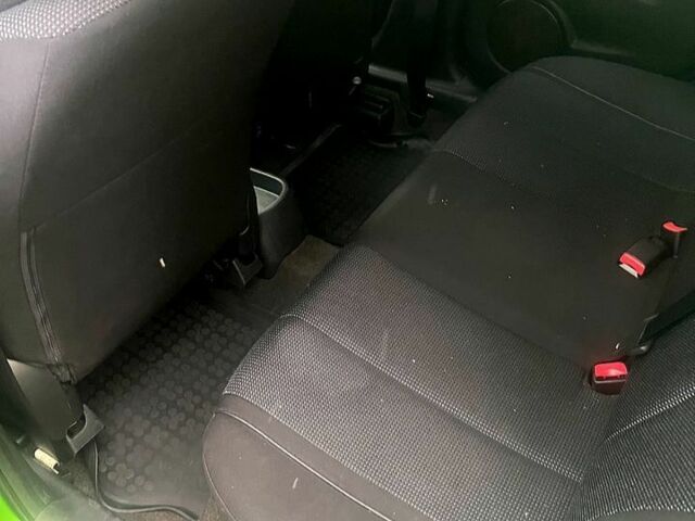 Зеленый Мазда 2, объемом двигателя 1.6 л и пробегом 169 тыс. км за 1900 $, фото 5 на Automoto.ua