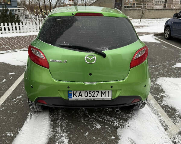 Зелений Мазда 2, об'ємом двигуна 1.5 л та пробігом 151 тис. км за 7100 $, фото 4 на Automoto.ua