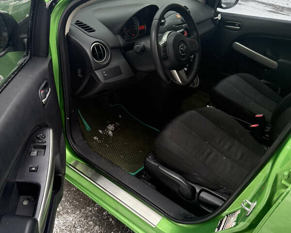 Зелений Мазда 2, об'ємом двигуна 1.5 л та пробігом 151 тис. км за 7100 $, фото 6 на Automoto.ua