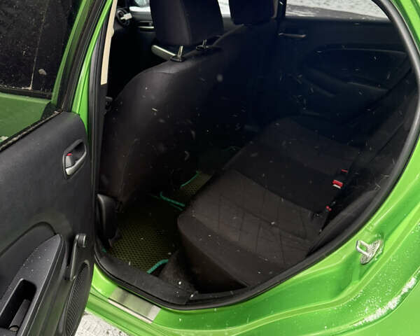 Зелений Мазда 2, об'ємом двигуна 1.5 л та пробігом 151 тис. км за 7100 $, фото 8 на Automoto.ua