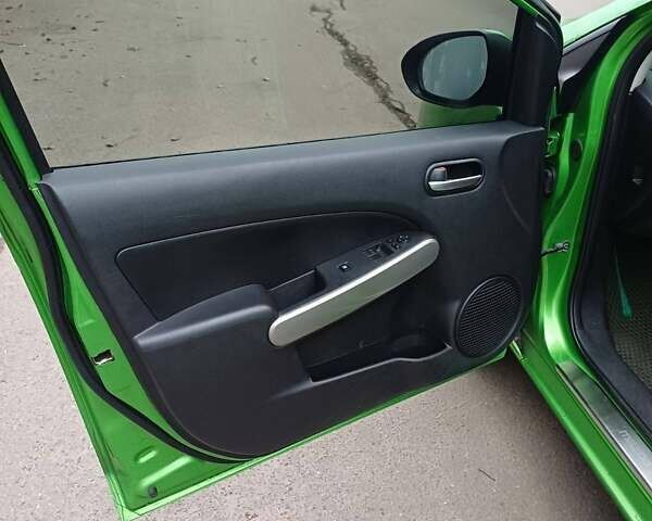 Зеленый Мазда 2, объемом двигателя 1.5 л и пробегом 151 тыс. км за 5700 $, фото 11 на Automoto.ua